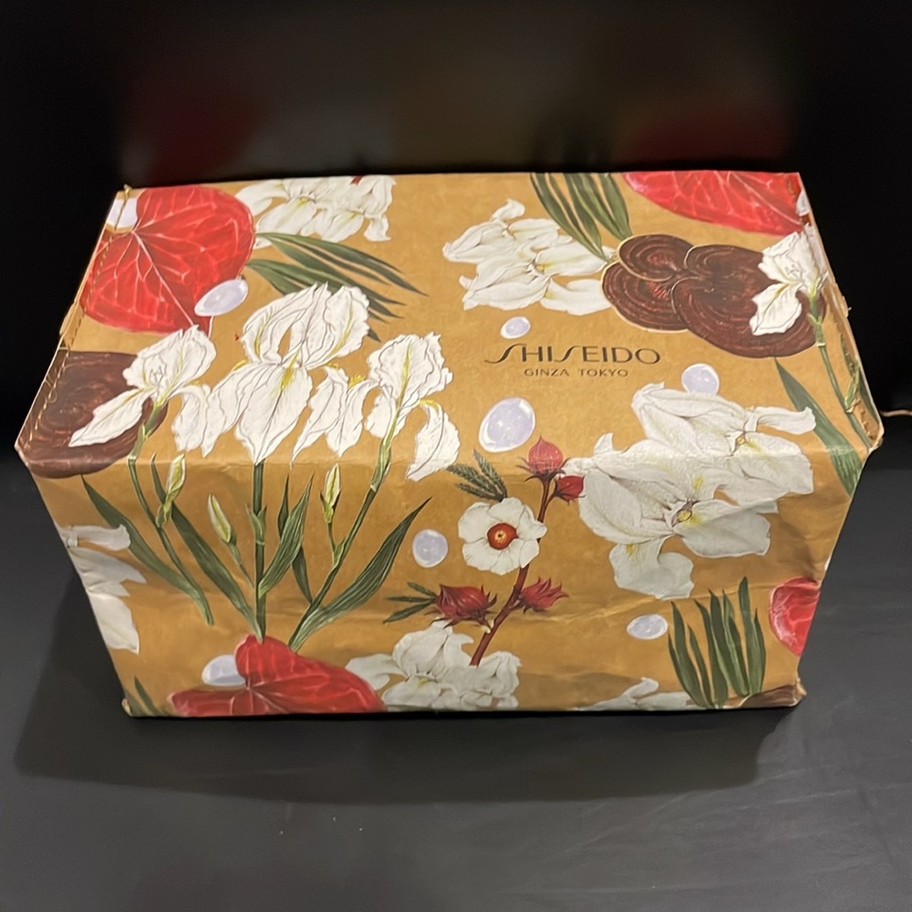 Brand New Shiseido Rectangular Paper Zippered Pouch - Picture 8 of 8